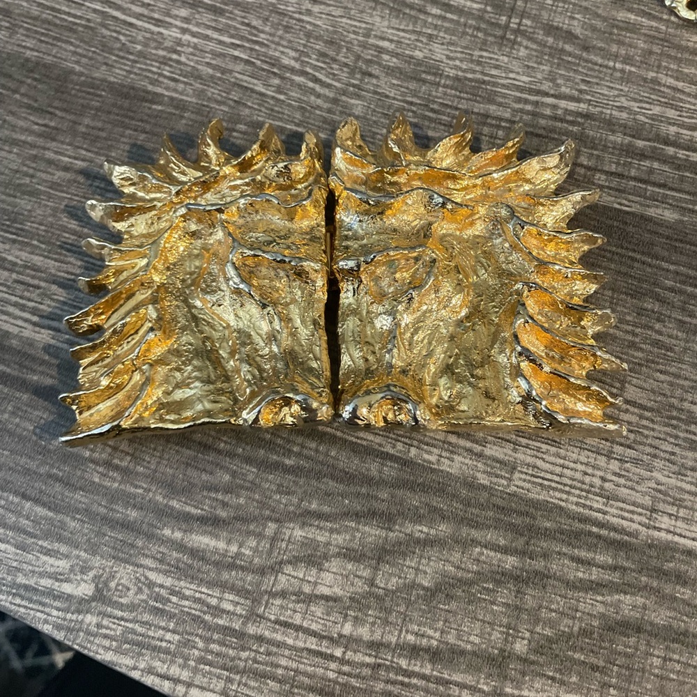 Vintage Designer Mimi di N 1972 horse Belt Gold Color Buckle